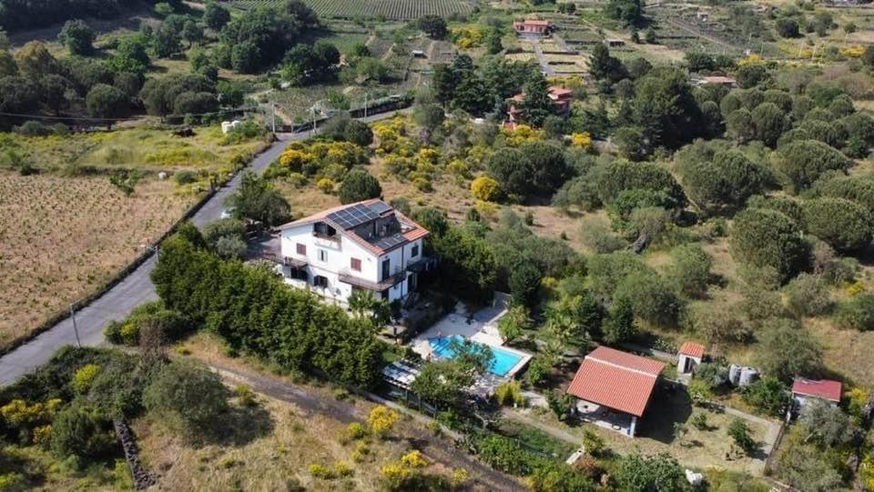 Etna Petit Relais Bed & Breakfast Nicolosi Bagian luar foto
