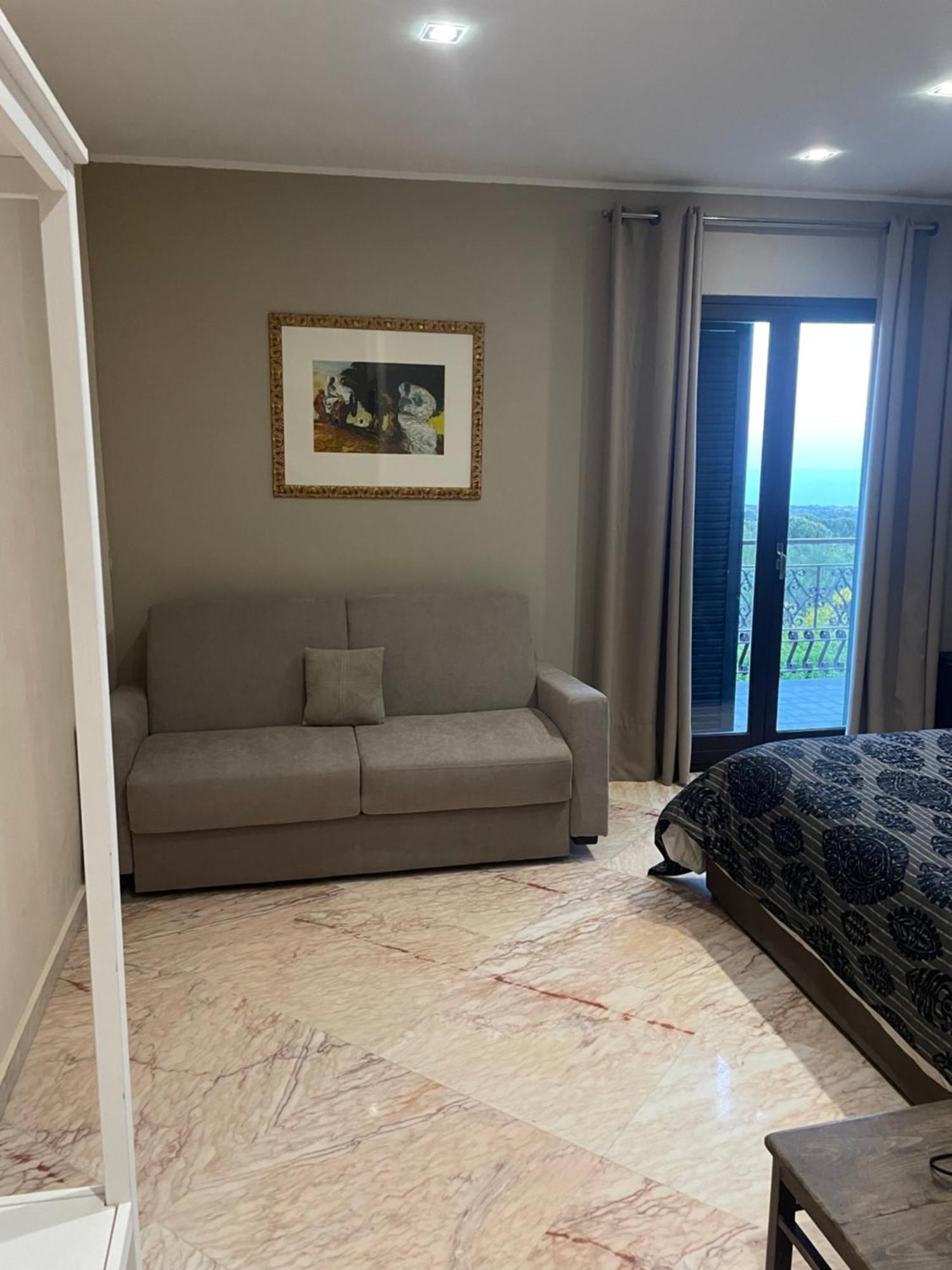 Etna Petit Relais Bed & Breakfast Nicolosi Bagian luar foto