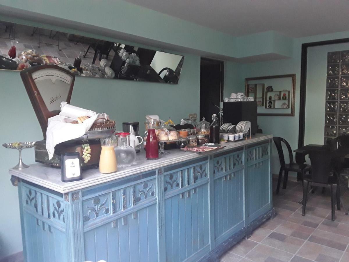 Etna Petit Relais Bed & Breakfast Nicolosi Bagian luar foto